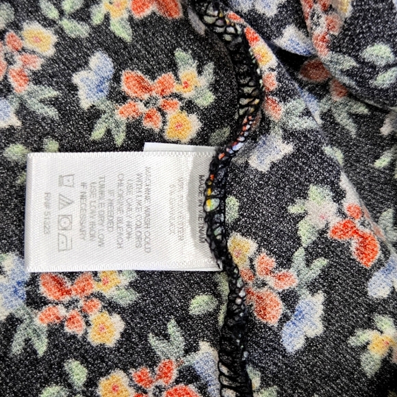 Cece Floral Ruffle Sleeve Top - Picture 5 of 5